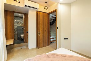 Alaya Stays - Imperial Mystara 5BHK near Khandala Hills