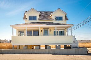 Oceanfront Front Porch Back Deck Kitchen