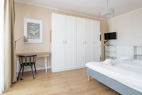 RentPlanet - Apartament Białobrzeska