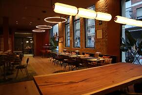 Saman Boutique Hotel