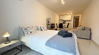 Flora Beachfront Larnaca Finikoudes