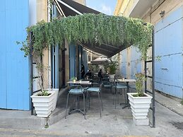 Flora Beachfront Larnaca Finikoudes