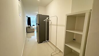 Flora Beachfront Larnaca Finikoudes