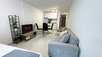 Flora Beachfront Larnaca Finikoudes