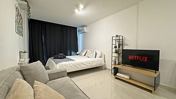 Flora Beachfront Larnaca Finikoudes