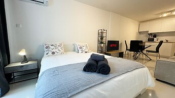 Flora Beachfront Larnaca Finikoudes