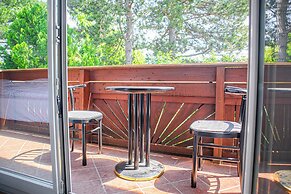 Spacious Home & Garden Free Parking