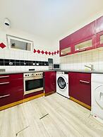 Spacious Home & Garden Free Parking