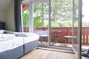 Spacious Home & Garden Free Parking