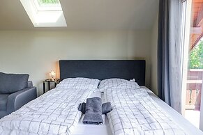 Spacious Home & Garden Free Parking