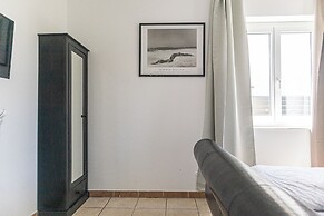 Spacious Home & Garden Free Parking