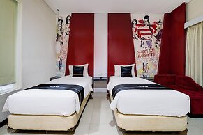 Dancenter Promenade Near Cihampelas Walk