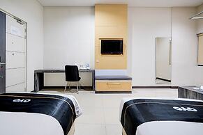 Dancenter Promenade Near Cihampelas Walk