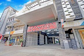 Dancenter Promenade Near Cihampelas Walk