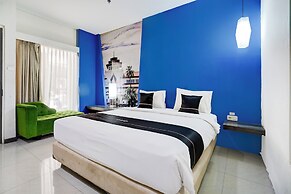 Dancenter Promenade Near Cihampelas Walk