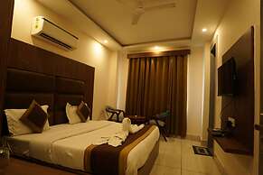 Hotel Divine Aura - A Premium Hotel