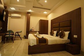Hotel Divine Aura - A Premium Hotel