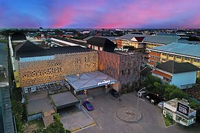 Sunday Hotel Sunset Road Near Trans Studio Mall