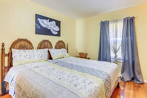 Half-mi to Pool & Golf: Atlanta Home w/ Veranda!