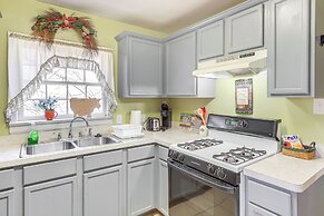 Half-mi to Pool & Golf: Atlanta Home w/ Veranda!