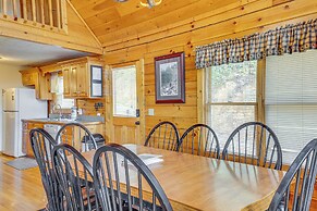 Hot Tub & Game Room: Log Cabin 2 Mi to Ripleys!