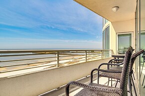 Walk to Beach: Luxury Biloxi Condo w/ Pool Access!