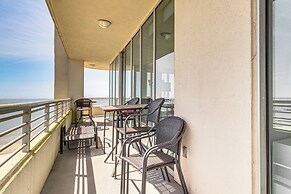 Walk to Beach: Luxury Biloxi Condo w/ Pool Access!