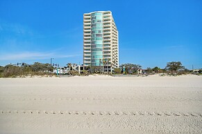 Walk to Beach: Luxury Biloxi Condo w/ Pool Access!
