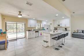 Saltwater Pool & Lanai: Lehigh Acres Escape!