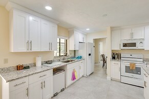 Saltwater Pool & Lanai: Lehigh Acres Escape!