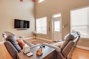 6 Mi to Water: Spacious Canyon Lake Home