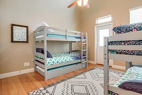 6 Mi to Water: Spacious Canyon Lake Home