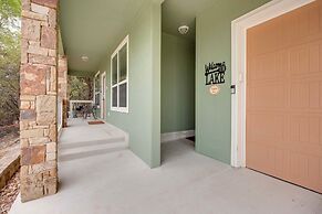 < 1 Mi to Comal Park: Peaceful Duplex w/ Yard!