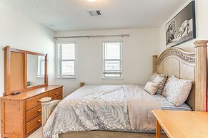 11 Mi to Beach: La Marque Home w/ Patio!