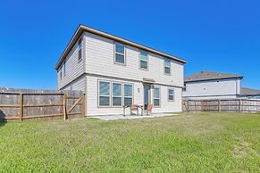 11 Mi to Beach: La Marque Home w/ Patio!