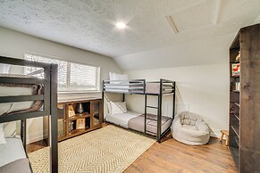 1 Mi to Table Rock Lake: Home w/ Furnished Patio!