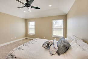 8 Mi to State Park: Home w/ Fenced Yard in Lindale