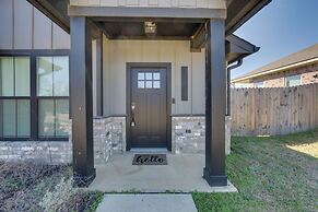 8 Mi to State Park: Home w/ Fenced Yard in Lindale