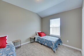 8 Mi to State Park: Home w/ Fenced Yard in Lindale