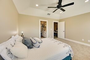 8 Mi to State Park: Home w/ Fenced Yard in Lindale