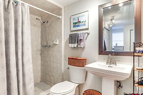 Englewood Bungalow 1 Mi to Beach: Pets Welcome!