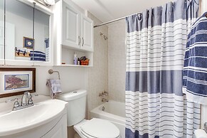 Englewood Bungalow 1 Mi to Beach: Pets Welcome!