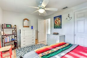 Englewood Bungalow 1 Mi to Beach: Pets Welcome!