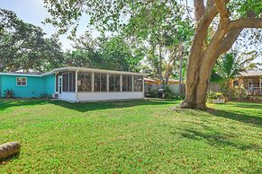 Englewood Bungalow 1 Mi to Beach: Pets Welcome!
