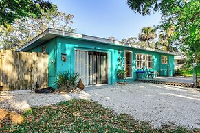 Englewood Bungalow 1 Mi to Beach: Pets Welcome!
