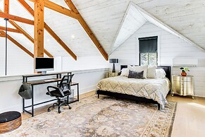 Luxe Lake Greenwood Retreat: Dock & Deck!