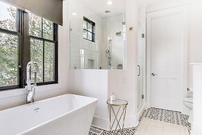 Luxe Lake Greenwood Retreat: Dock & Deck!