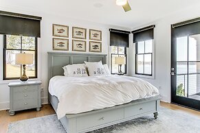 Luxe Lake Greenwood Retreat: Dock & Deck!