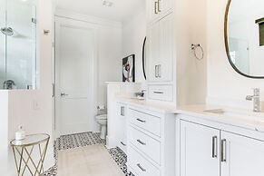 Luxe Lake Greenwood Retreat: Dock & Deck!