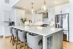 Luxe Lake Greenwood Retreat: Dock & Deck!